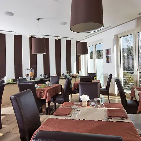 Nocleg ze śniadaniem De Maria House 4*