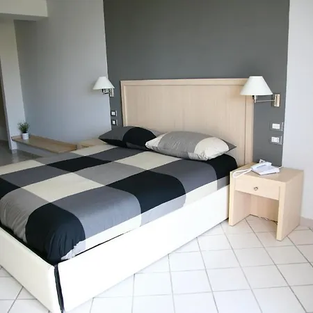 De Maria House Panzió SantʼAgata sui Due Golfi