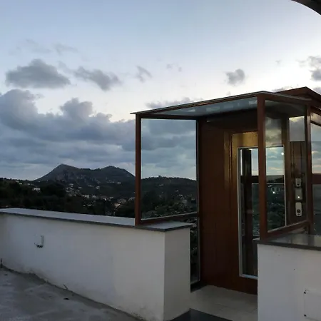 De Maria House 3*